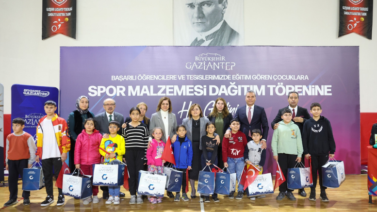 100. YIL TEMASIYLA SANATINI İCRA EDEN ÖĞRENCİLER ÖDÜLLENDİRİLDİ - TÜRKİYE - İnternetin Ajansı