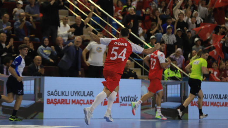 A Milli Hentbol Takımı  Sakarya’da kazandı; Tribünler kırmızı- beyaz - TÜRKİYE - İnternetin Ajansı