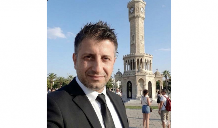 Adil Türkiye Partisi Ege Bölgesi Teşkilat Başkanı ve Türkiye Geneli Teşkilat Başkan Yardımcısı Turgut Toprak’tan Kurban Bayramı Mesajı: “Bazı Sofralar Kalabalıktır Ama Eksik Olan Şey Muhabbettir” - GÜNDEM - İnternetin Ajansı