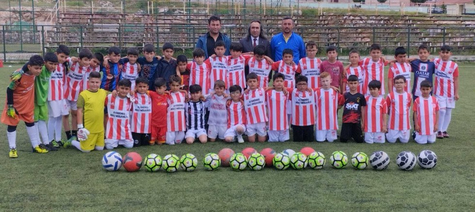 AKDAĞMADENİ GÜCÜ FUTBOL TAKIMI U-15 LİGİNDE MÜCADELE EDECEK - GÜNDEM - İnternetin Ajansı