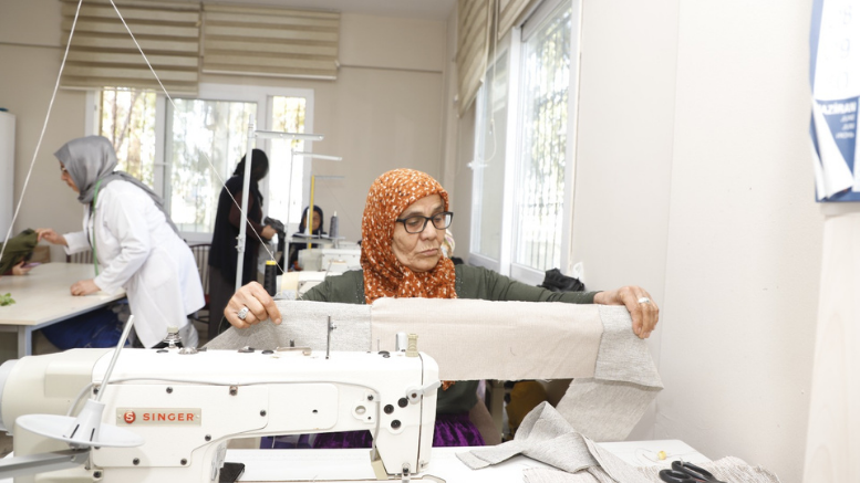 Akdeniz Belediyesi’nin kurslarıyla oğluna çeyiz diziyor - TÜRKİYE - İnternetin Ajansı