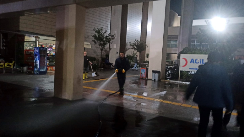 AKDENİZDE SAĞANAK SONRASI TEMİZLİK ÇALIŞMASI - TÜRKİYE - İnternetin Ajansı