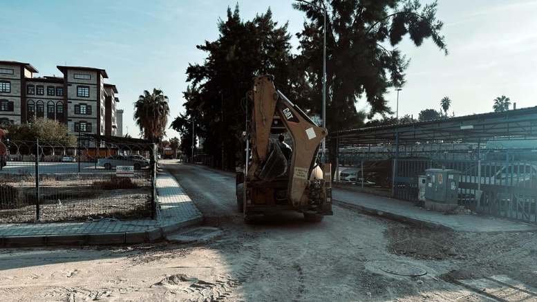 AKDENİZ’DE SICAK ASFALT KAPLAMA ÇALIŞMALARI SÜRÜYOR - TÜRKİYE - İnternetin Ajansı