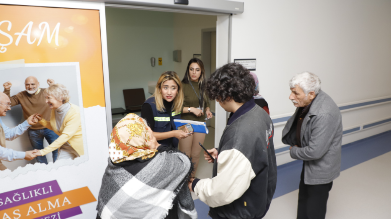 AKDENİZ’DE YAŞ ALMIŞ VATANDAŞLARA ÖZEL BAKIM - TÜRKİYE - İnternetin Ajansı