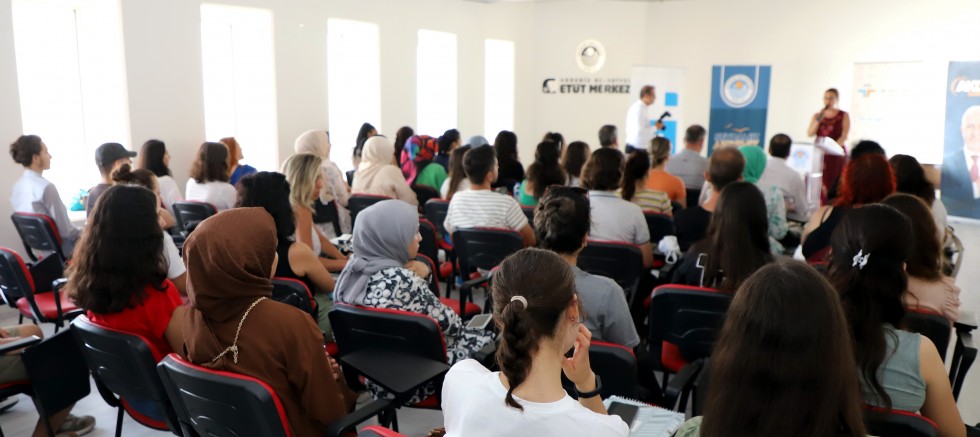 AKDENİZLİ GENÇLERİN SERTİFİKA HEYECANI