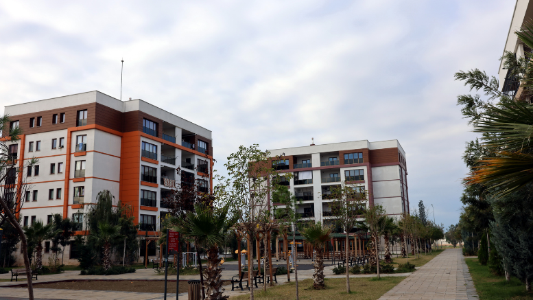 AKDENİZLİ KADINLARDAN “ÇAY MAHALLESİ TOKİ EVLERİNE TAM NOT” - TÜRKİYE - İnternetin Ajansı