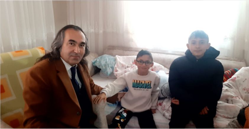 BAŞKAN ADAYI ÖMER AYDOĞMUŞ, OMURİLİK AMELİYATI OLAN MİNİK MEVLÜT’Ü ZİYARET ETTİ - GÜNDEM - İnternetin Ajansı