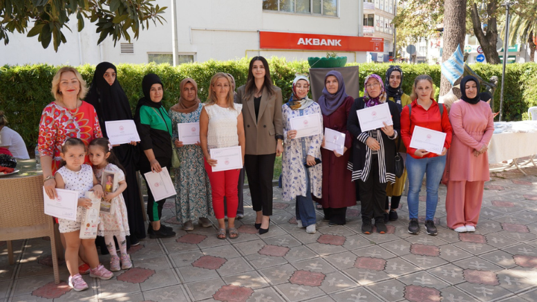Başkan Aydın, İlk Sertifikalarını Veren ADEM’in Kermesine Katıldı - TÜRKİYE - İnternetin Ajansı