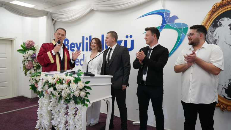 BAŞKAN ÇALIK’TAN SEVGİLİLER GÜNÜ’NDE EVLENEN ÇİFTLERE SÜRPRİZ - TÜRKİYE - İnternetin Ajansı