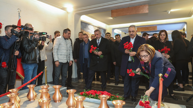 BAŞKAN FATMA ŞAHİN, SEÇİM ÇALIŞMALARINA ŞEHİTLERİ ANARAK BAŞLADI - TÜRKİYE - İnternetin Ajansı