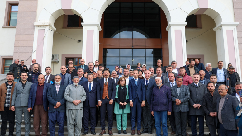 BAŞKAN ŞAHİN, DEPREM BÖLGELERİNDE DEĞERLENDİRME TOPLANTISI YAPTI - TÜRKİYE - İnternetin Ajansı