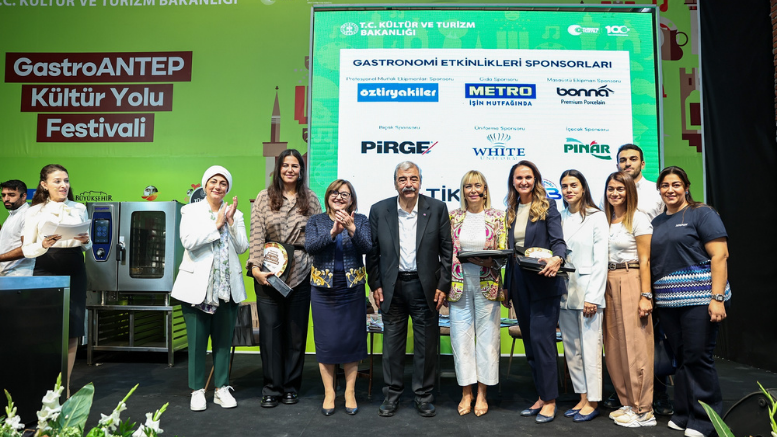 BAŞKAN ŞAHİN MODERATÖRLÜĞÜ’NDE KADININ GÜCÜ KONUŞULDU