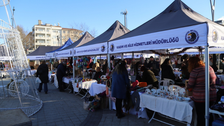 Başkan Yüksel, Kadın Emeği Pazarı’nda Üretici Kadınlarla Buluştu - TÜRKİYE - İnternetin Ajansı