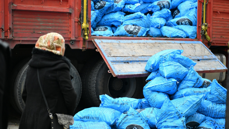BEYLİKDÜZÜ BELEDİYESİ TARAFINDAN 90 TON YAKACAK YARDIMI - TÜRKİYE - İnternetin Ajansı