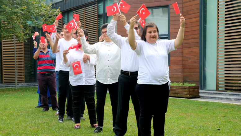 Büyükşehir SGM’den harika  gösteri: “Cumhuriyet 100 yaşında!” - TÜRKİYE - İnternetin Ajansı