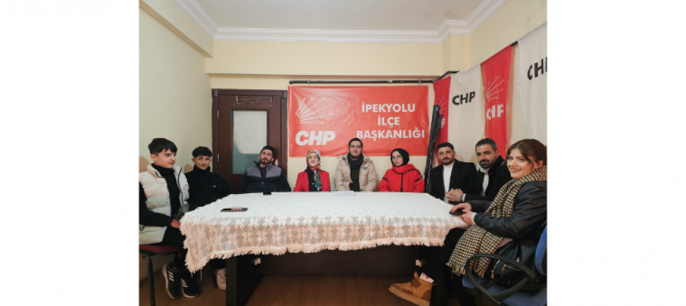 CHP İpekyolu Gençlik Kolları’ndan Basın Açıklaması: “Cumhuriyetimizi Muhafaza ve Müdafaa Etme Vaktimiz Tam da Şu Andır!” - GÜNDEM - İnternetin Ajansı