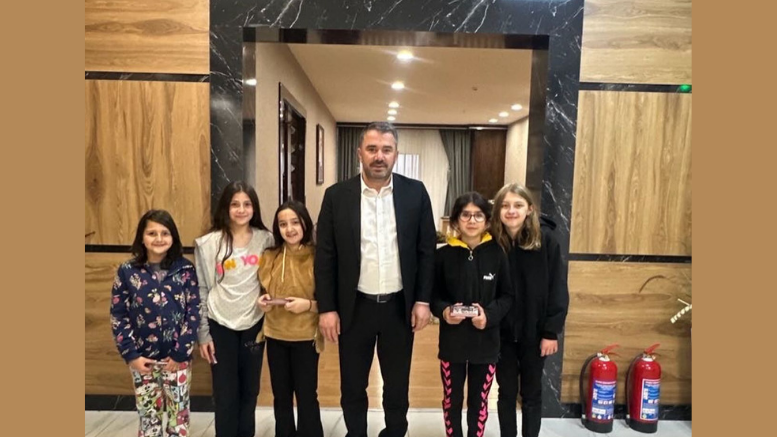 Çocuklardan Ertuğrul Başkan’a Çat Kapı Ziyaret - TÜRKİYE - İnternetin Ajansı