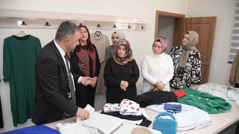 Ertuğrul Başkan’dan Altınova Hanım Evine Ziyaret - TÜRKİYE - İnternetin Ajansı