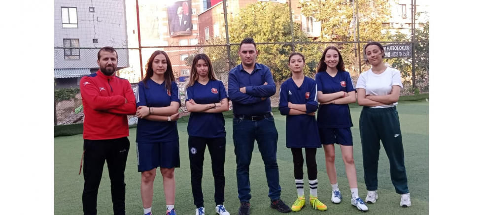 ESENLER GÜVEN SPOR KADIN FUTBOLUNDA SÖZ SAHİBİ OLACAK - GÜNDEM - İnternetin Ajansı