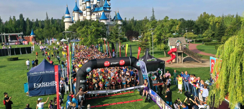 ESKİŞEHİR’DE ULUSLARARASI YARI MARATON HEYECANI