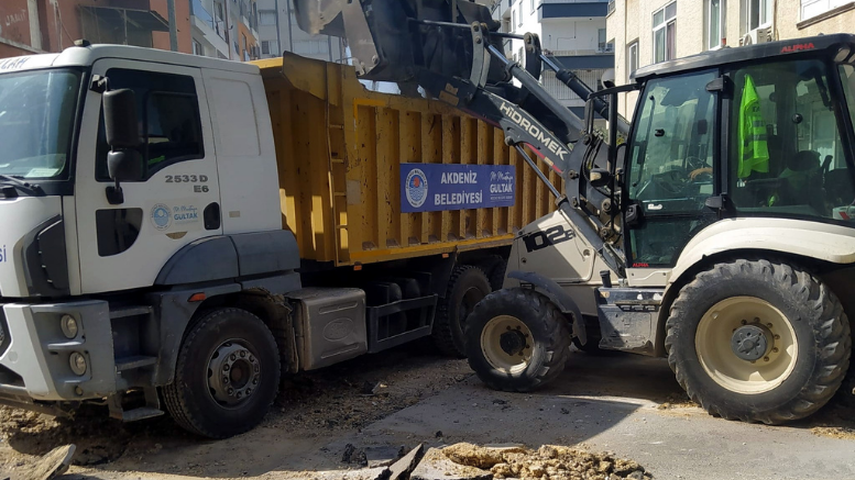 FEN İŞLERİ MÜDÜRLÜĞÜ EKİPLERİ HER MAHALLEYE HİZMET VERİYOR  “AKDENİZ’İN ÇEHRESİ DEĞİŞİYOR” - TÜRKİYE - İnternetin Ajansı