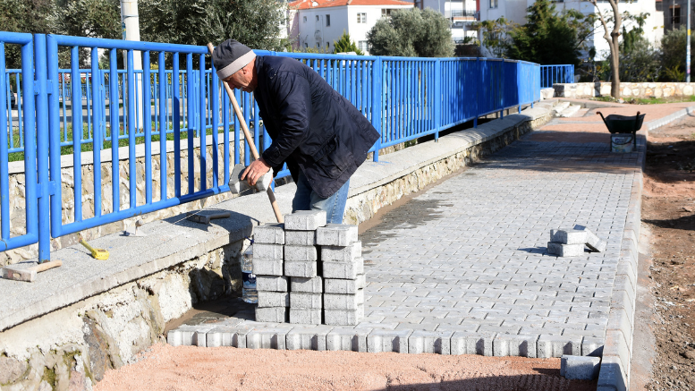 FOÇA’DA YENİ PARK ALANI ÇALIŞMALARI DEVAM EDİYOR - TÜRKİYE - İnternetin Ajansı
