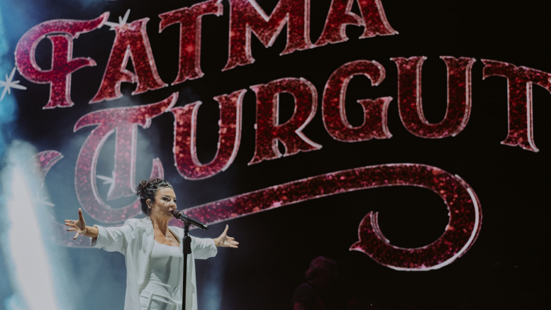 GASTROANTEP FESTİVALİNİN İLK GÜNÜNDE FATMA TURGUT SAHNE ALDI