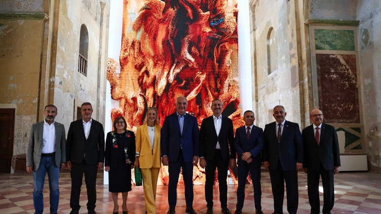 GASTROANTEP KAPSAMINDA REFİK ANADOL’UN RÖNESANS RÜYALARI SERGİSİ AÇILDI