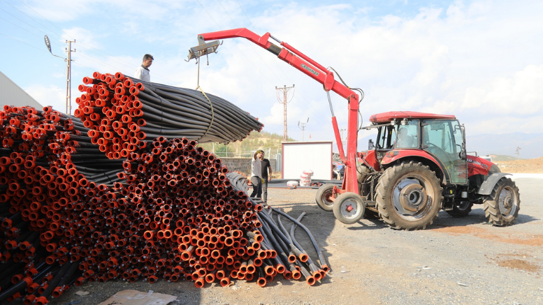 GAZİANTEP BÜYÜKŞEHİR, DEPREMDEN ETKİLENEN ÇİFTÇİLERE SULAMA SİSTEMİ DESTEĞİ VERİYOR - TÜRKİYE - İnternetin Ajansı