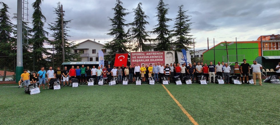 GÖLCÜK BELEDİYESİ AMATÖR KULÜPLERİN YANINDA