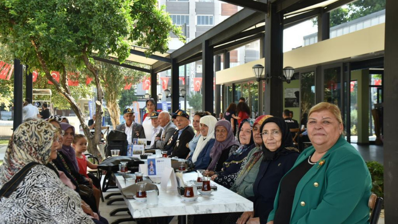 Hülya Erdem, kısa süre önce açılışını gerçekleştirdiği Yaşar Kemal Kadın ve Gençlik Yaşam Merkezi’nde gaziler ve şehit ailelerini ağırlamanın onurunu yaşadı - TÜRKİYE - İnternetin Ajansı