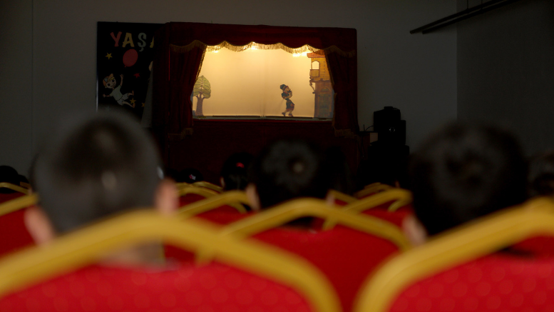 ‘Karagöz Göklerde’ oyununun  sıradaki durağı Karapürçek oldu - TÜRKİYE - İnternetin Ajansı