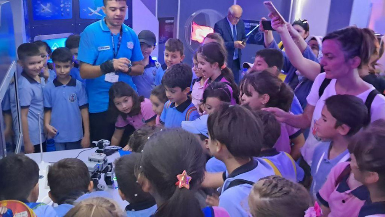 Kepez’in bilim ve teknoloji tırı, İzmir teknofest’te - TÜRKİYE - İnternetin Ajansı