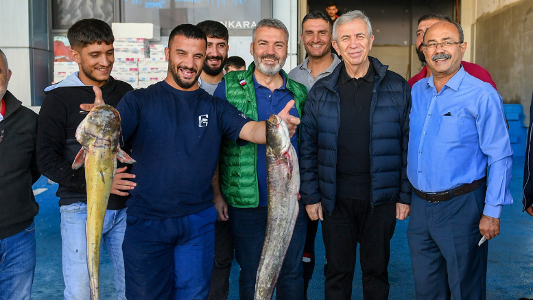 MANSUR YAVAŞ ‘‘BALIK EKMEK ŞENLİĞİ’’NE KATILDI