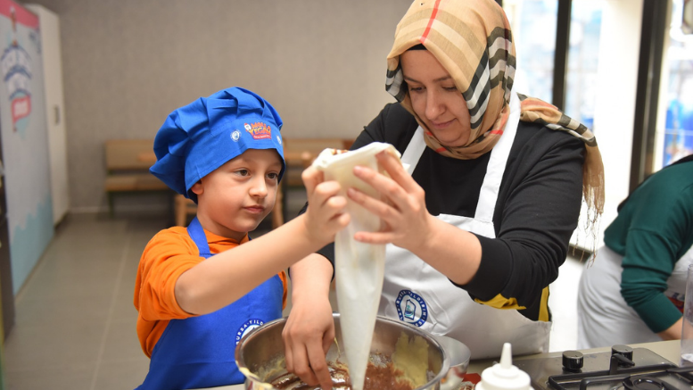 MİNİK AŞÇILAR İŞ BAŞINDA - TÜRKİYE - İnternetin Ajansı