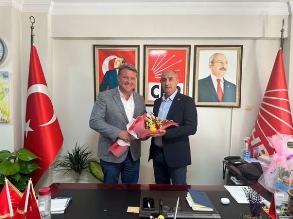 Mustafa Kemal Sönmez Menemen'de sahaya indi