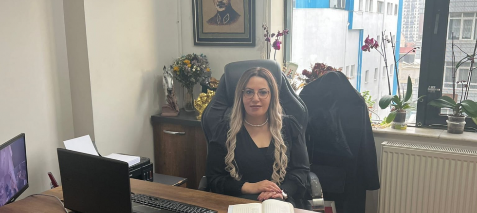 NAZLI ÖZSOY ŞAHİN: “MECLİS KÜRSÜSÜ VATANIN KALBİDİR, HİÇBİR BÖLÜCÜ PAÇAVRA ORADA YÜKSELMEZ!” - GÜNDEM - İnternetin Ajansı
