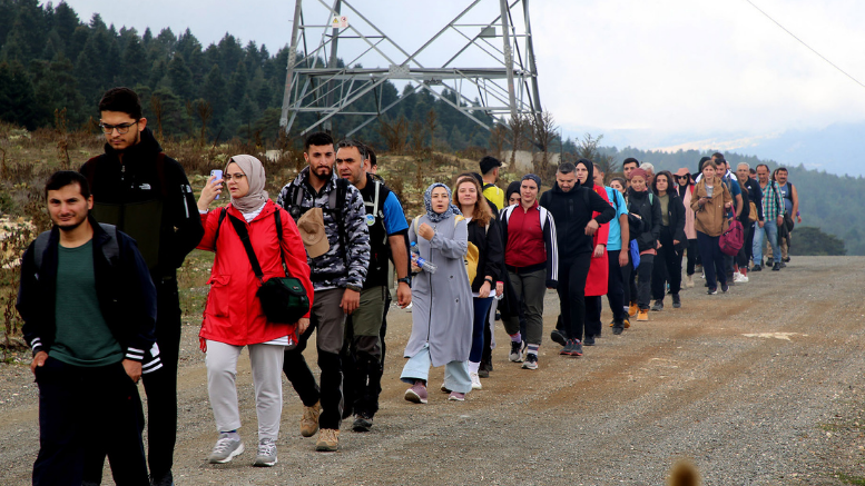 Onların doğa aşkı şiddetli yağış tanımadı: 15 kilometrelik parkurda unutulmaz deneyim - TÜRKİYE - İnternetin Ajansı