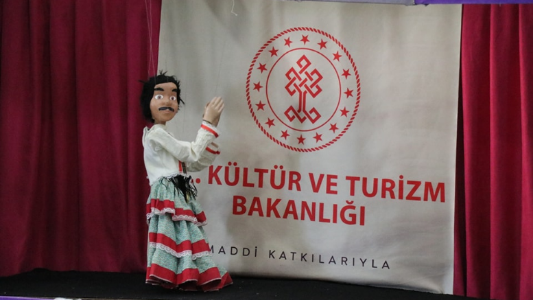 Pozantı'da Kukla ve Hacivat-Karagöz oyunu sergilendi - TÜRKİYE - İnternetin Ajansı