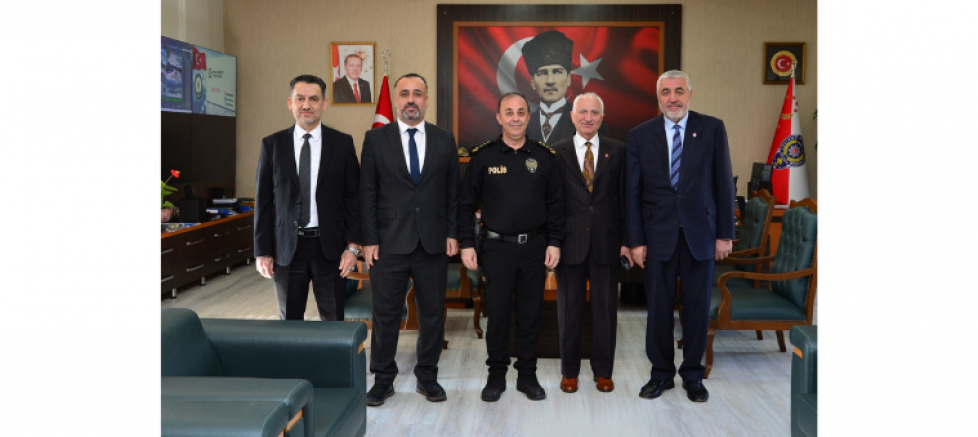 SAADET PARTİSİ ADANA TEŞKİLATINDAN EMNİYETE ANLAMLI ZİYARET - GÜNDEM - İnternetin Ajansı