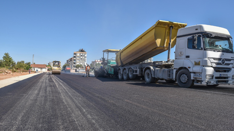 Şehirleşen Hüsnü Karakaş’a kaliteli yollar