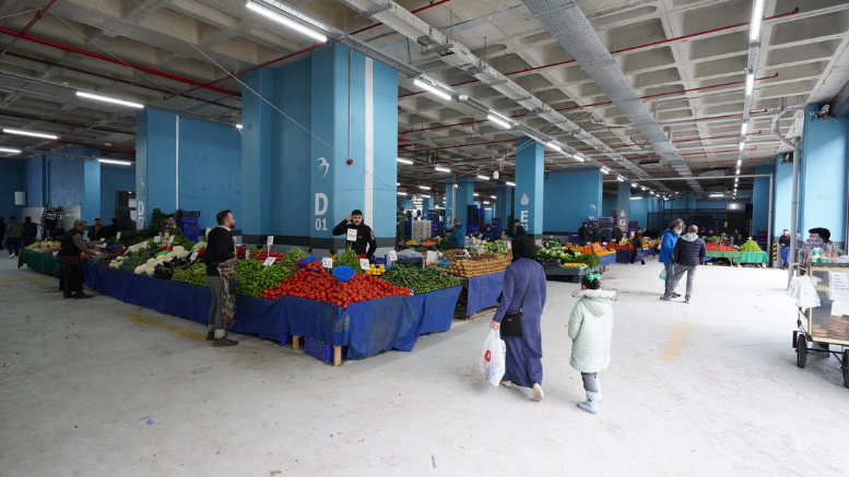 YAKUPLU YENİ KAPALI PAZAR ALANINA KAVUŞTU - TÜRKİYE - İnternetin Ajansı