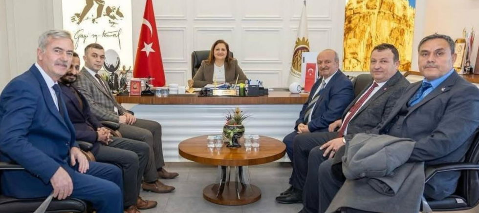 YENİDEN REFAH PARTİSİ AFYONKARAHİSAR İL BAŞKANLIĞI, BELEDİYE BAŞKANI BURCU KÖKSAL’I ZİYARET ETTİ - GÜNDEM - İnternetin Ajansı