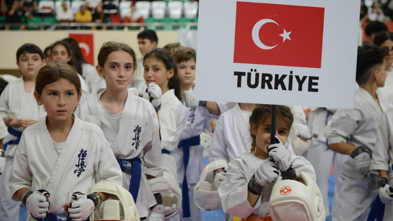 YILDIRIMLI KARATECİLERDEN 50 MADALYA - TÜRKİYE - İnternetin Ajansı